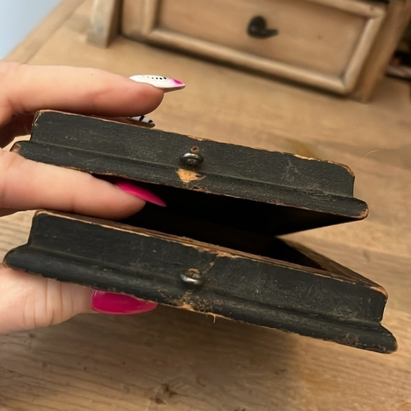 Set of 2 Vintage Victorian Framed Lady Portraits Wood Frames Under Glass - Picture 5 of 7